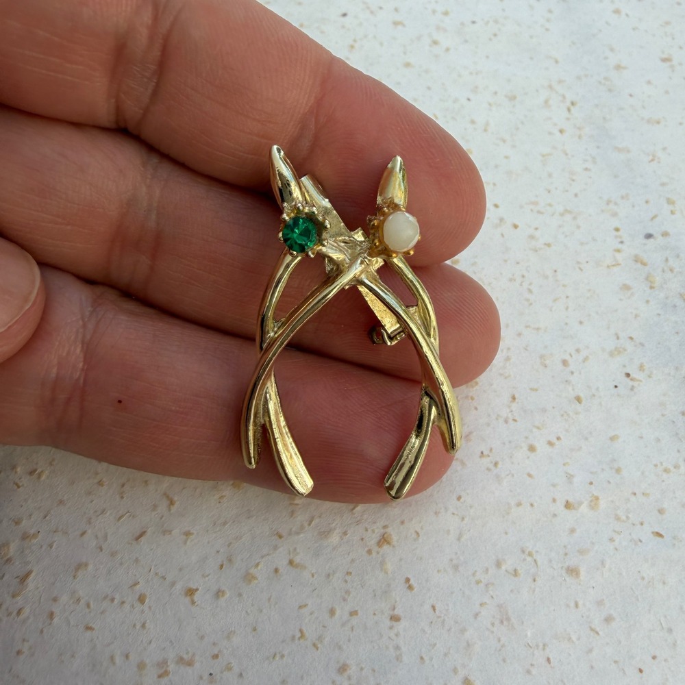 Vintage Gold Tone Double Wishbone Brooch Green Rhinestone Faux Pearl Pin 1.5"
